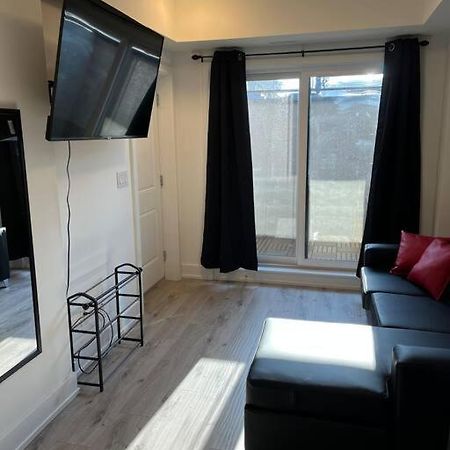 Lovely One Bedroom Condo With Free Parking ไนแอการาฟอลส์ ภายนอก รูปภาพ