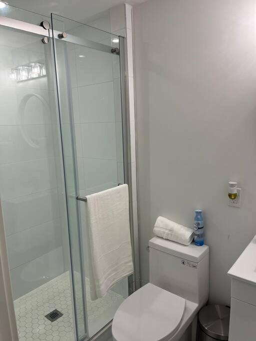 Lovely One Bedroom Condo With Free Parking ไนแอการาฟอลส์ ภายนอก รูปภาพ