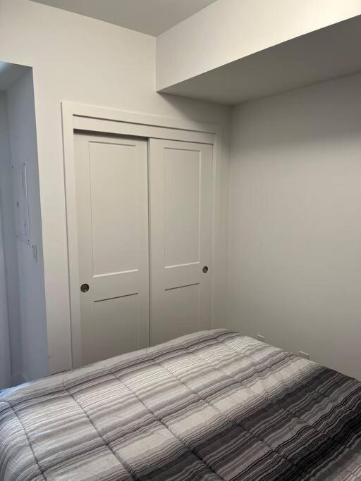 Lovely One Bedroom Condo With Free Parking ไนแอการาฟอลส์ ภายนอก รูปภาพ